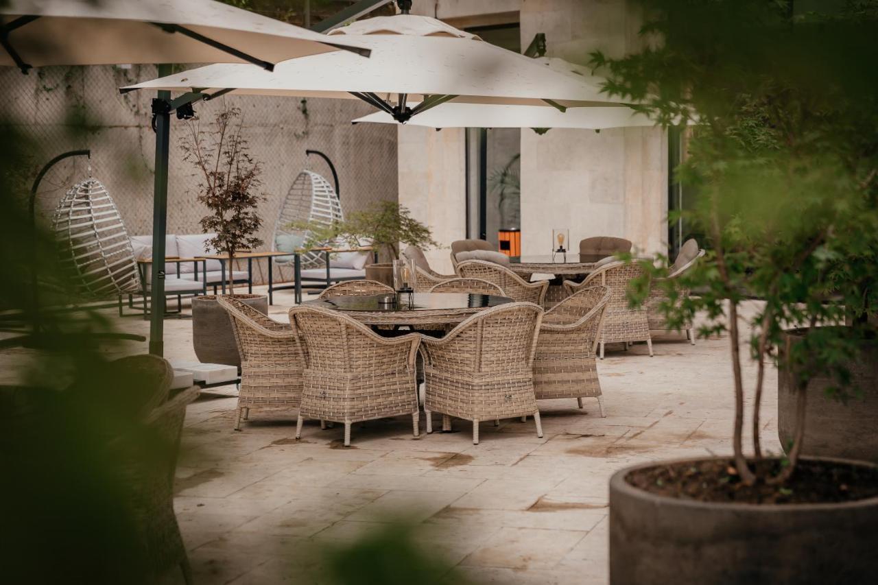 Kutaisi Inn Εξωτερικό φωτογραφία The Terrace at the Hotel