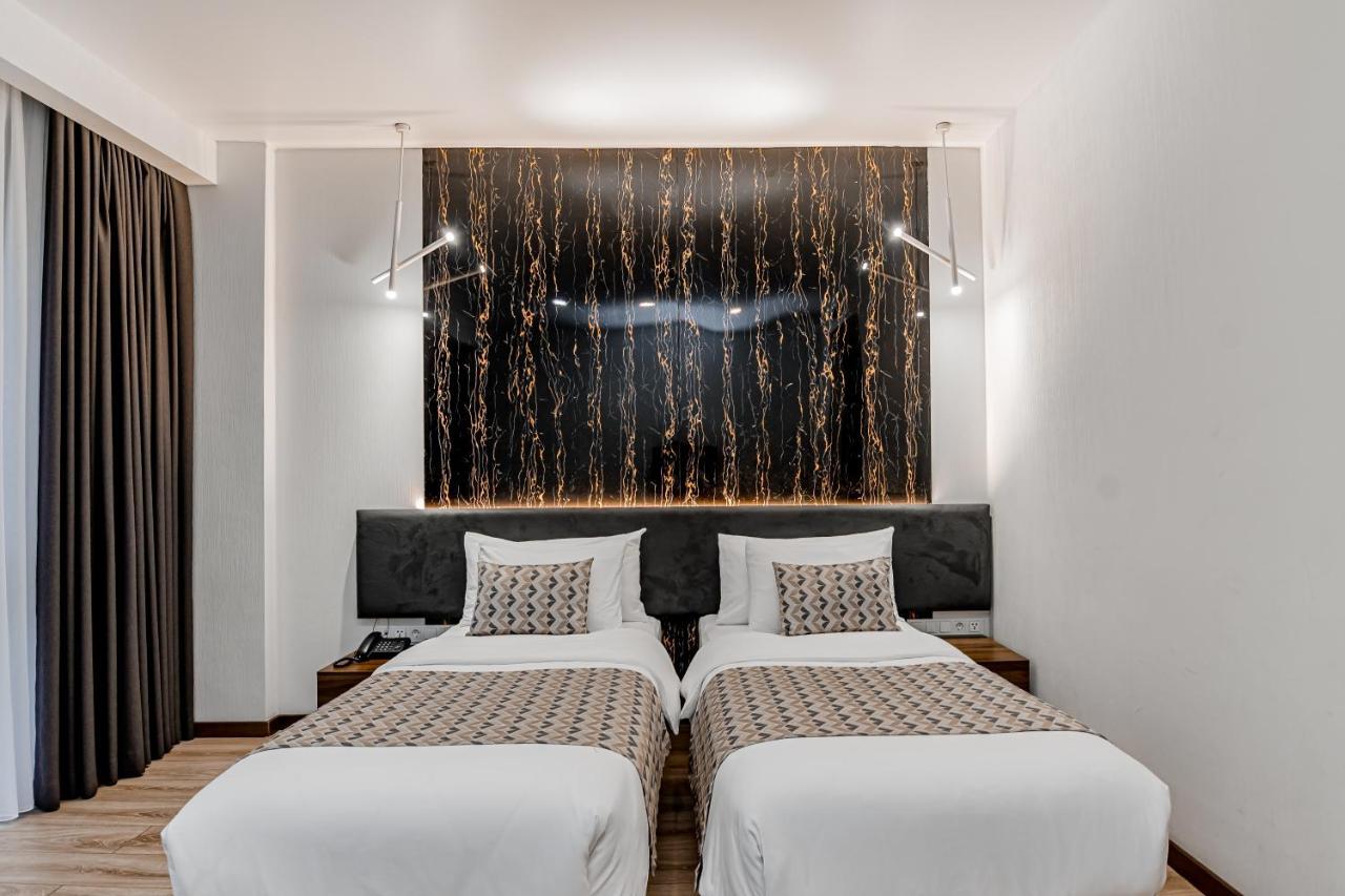 Kutaisi Inn Εξωτερικό φωτογραφία Deluxe Room