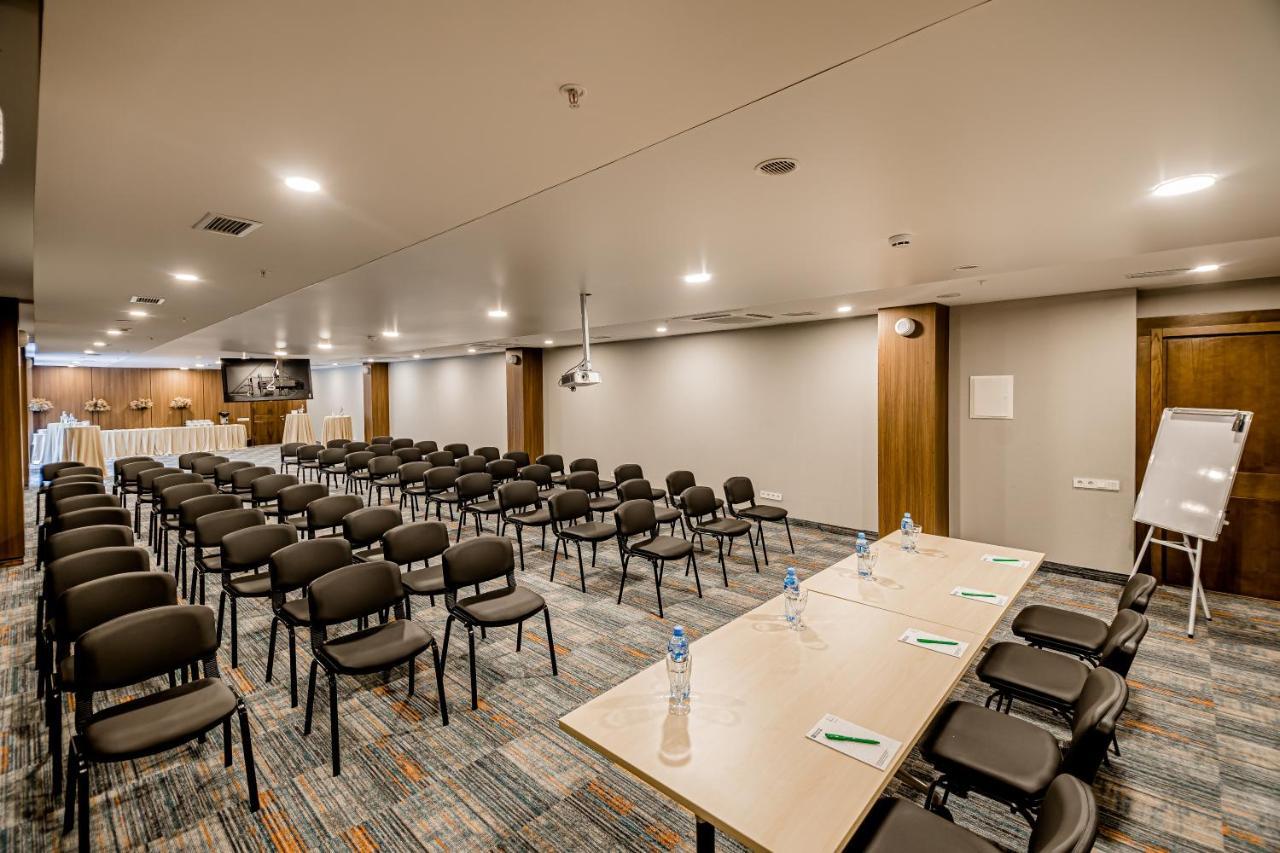 Kutaisi Inn Εξωτερικό φωτογραφία Meeting room
